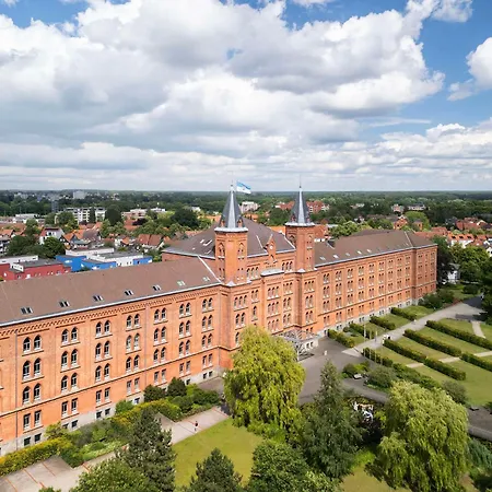 Hampton By Hilton 3* سيل