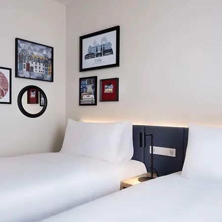 Hampton By Hilton 3* سيل