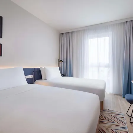 Hotel Hampton By Hilton 3*