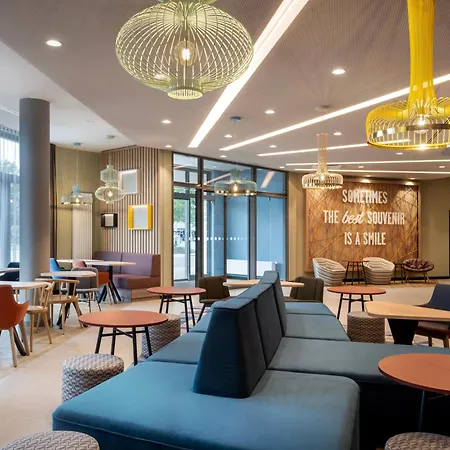 Hotel Hampton By Hilton 3*