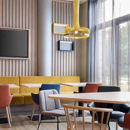 Hotel Hampton By Hilton 3*