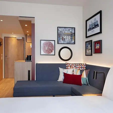 Hampton By Hilton 3* سيل