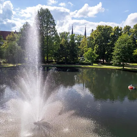 Hampton By Hilton 酒店 3*