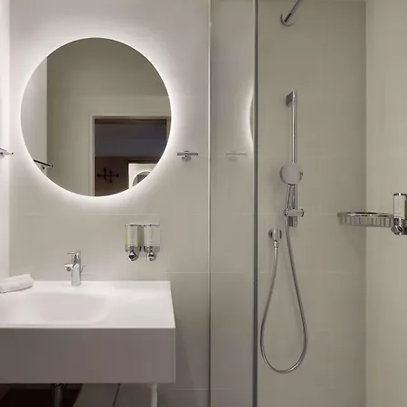 酒店 Hampton By Hilton 3*