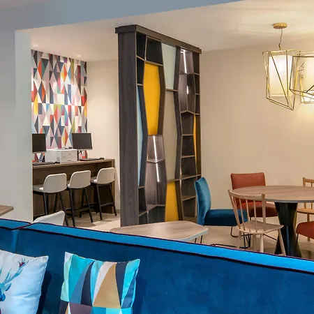 Hampton By Hilton