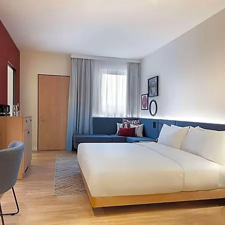 Hotel Hampton By Hilton 3*