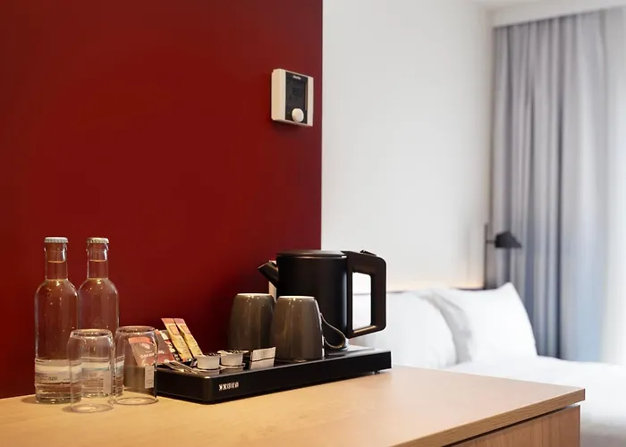 Hotell Hampton By Hilton 3*