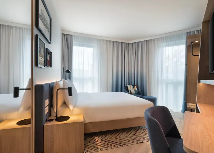 Hampton By Hilton 3*